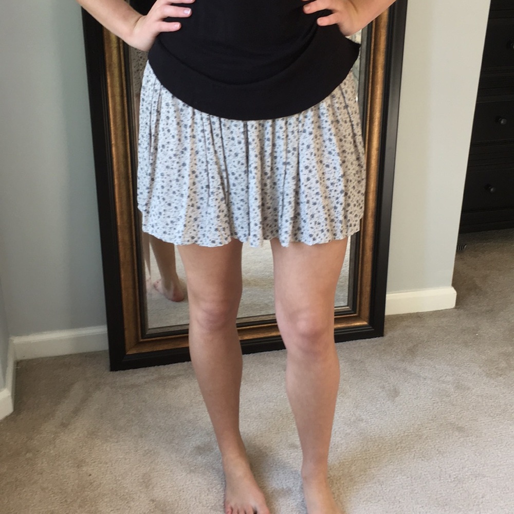 BRANDY MELVILLE Flowy Patterned Skirt